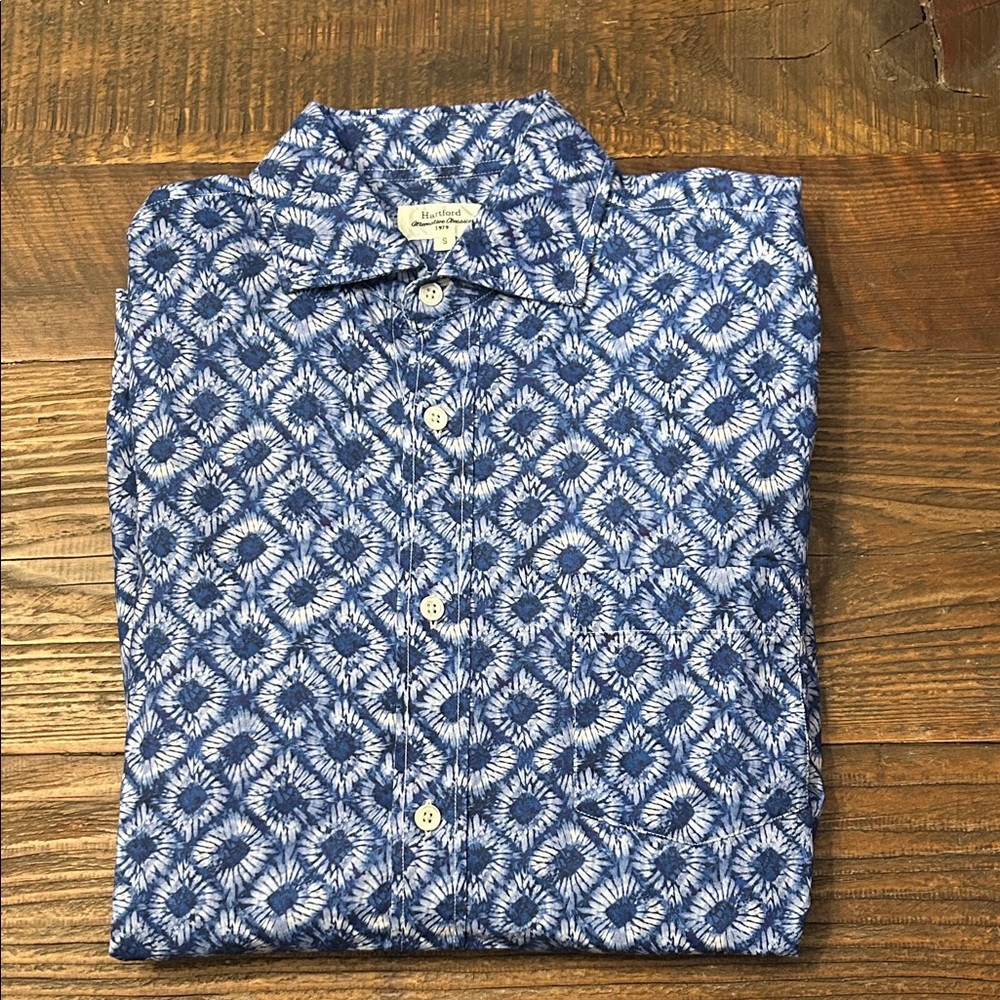 Stylish Blue Patterned Button-Down Shirt - image 5